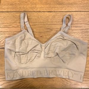 Medium KB pumping and nursing bra